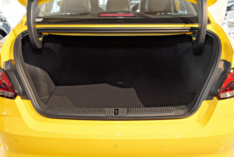 2023 MG MG5  Essence Sedan Image 9