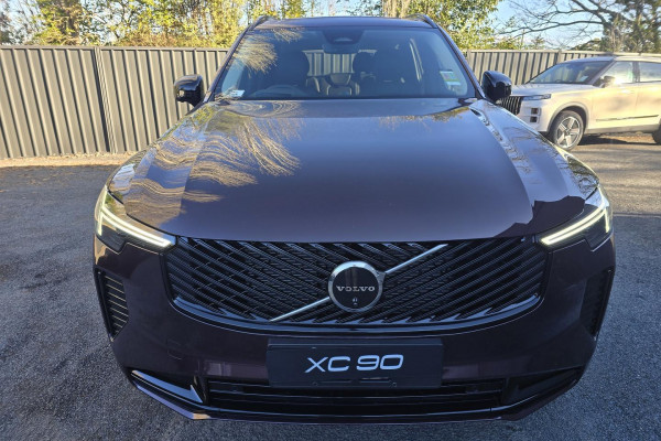 2026 Volvo XC90 L Series Ultra B5 Dark SUV Image 3