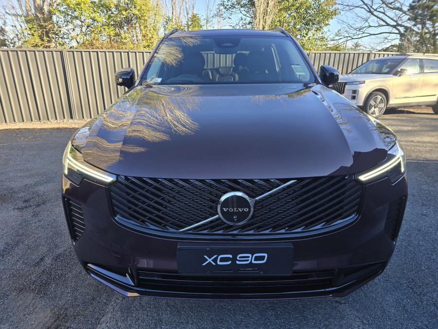 2026 Volvo XC90 L Series Ultra B5 Dark SUV Image 3