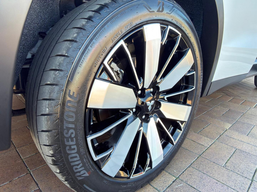 2025 Mitsubishi Outlander ZM PHEV Aspire SUV Image 16