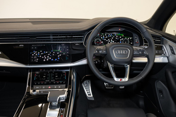 2026 Audi Q7 4M TFSI 250kW S line SUV image 7