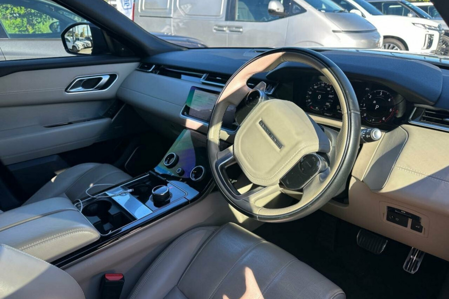 2017 MY18 Land Rover Range Rover Velar L560 R-Dynamic HSE SUV Image 13