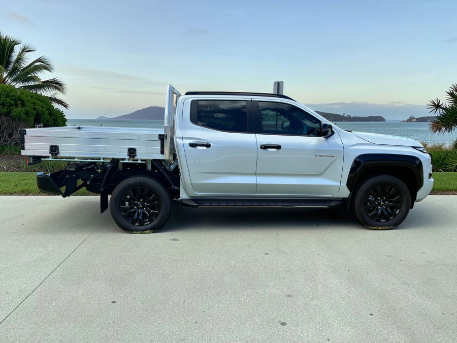 2025 Mitsubishi Triton MV  GSR Cab Chassis Image 7