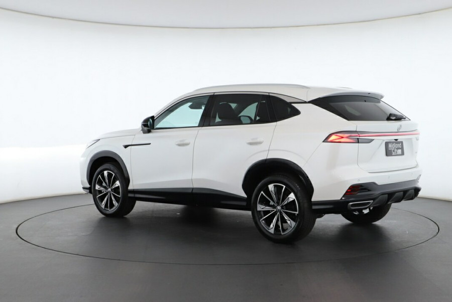 2025 MG HS AS33 Essence SUV Image 8