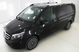 2018 Mercedes-Benz V Class Van Image 2