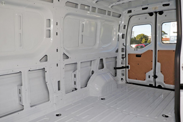 2026 Renault Master XDD  Van Image 13