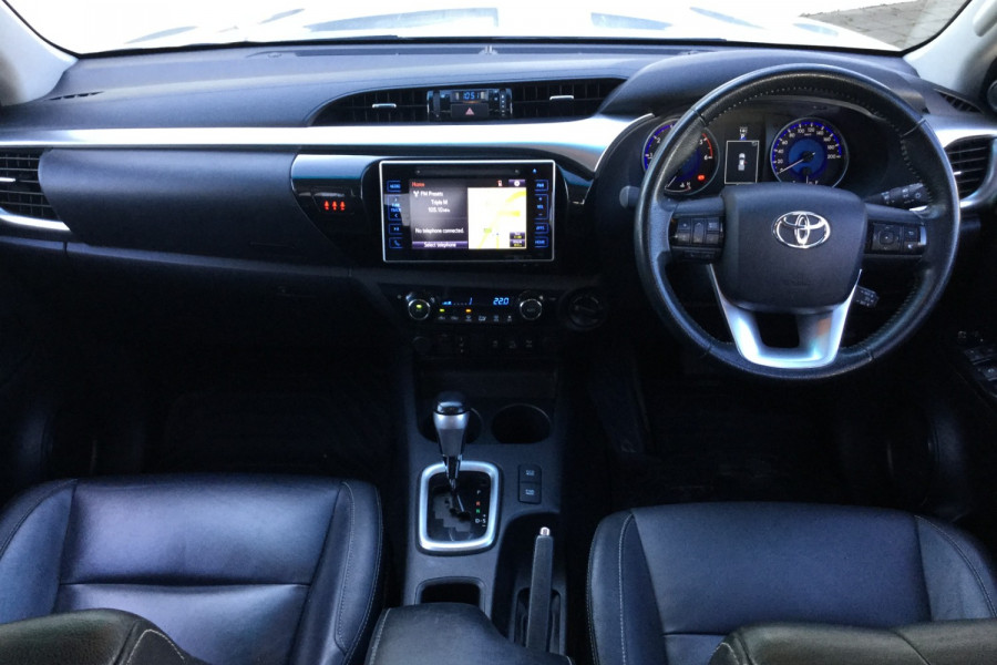 2018 Toyota HiLux  SR5 4x4 Double-Cab Pick-Up Ute Image 10