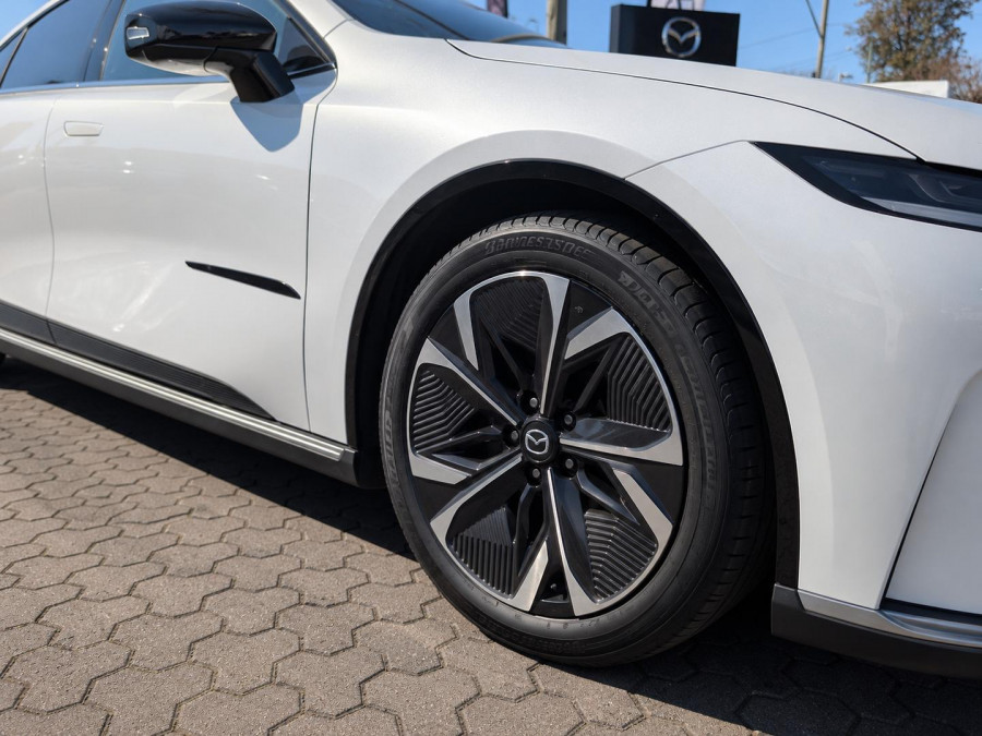 2026 Mazda 6e  GT Hatch Image 26