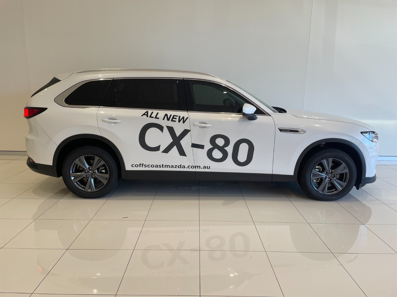 2024 Mazda CX-80 KL G40e Touring SUV Image 2