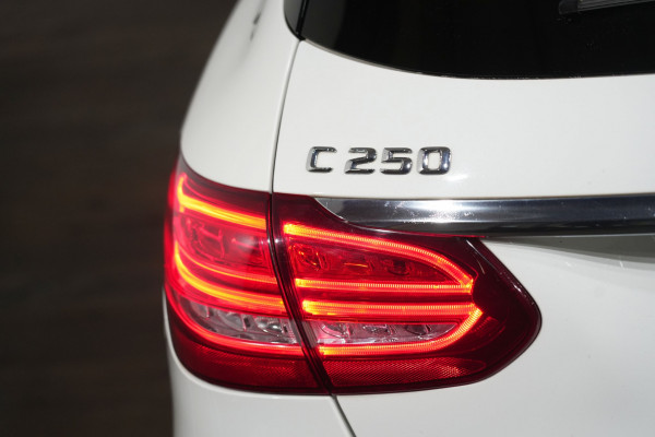 2015 Mercedes-Benz C-Class C250 SUV Image 9
