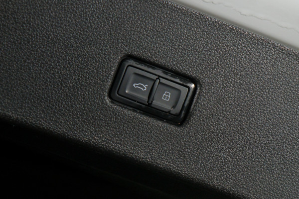 2021 Audi SQ8 F1 TDI SUV image 17