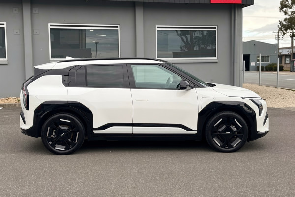 2025 Kia EV3 SV GT-Line SUV Image 5