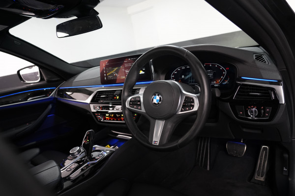 2022 BMW V8TT M550i Xdrive Pure Lci Sedan Image 24