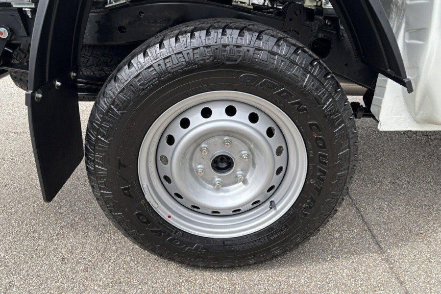 2025 Mitsubishi Triton MV  GLX Cab Chassis Image 11