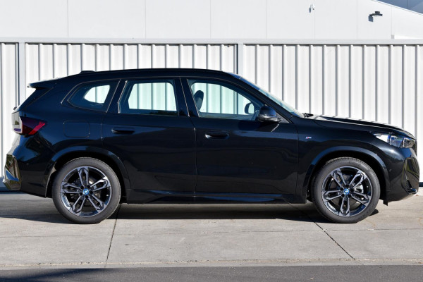 2026 BMW iX1 U11 xDrive30 M Sport SUV image 3
