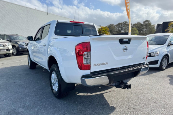2018 Nissan Navara D23 Series 3 ST Dual Cab Pickup Image 10