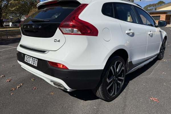 2017 MY18 Volvo V40 Cross Country M Series D4 Pro Hatch Image 3