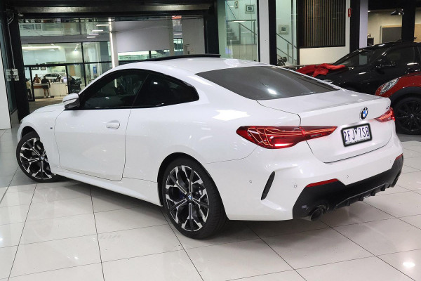 2025 BMW 4 Series G22 LCI 430i M Sport Coupe image 3