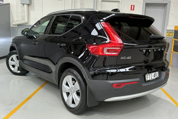 2025 Volvo XC40 XZ Plus B4 SUV Image 5