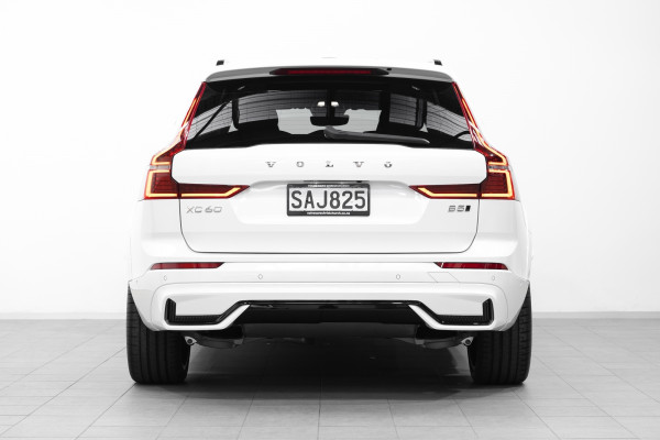 2026 Volvo XC60 UZ B5 Ultra Dark 2L Petrol Hybrid AWD SUV Image 7