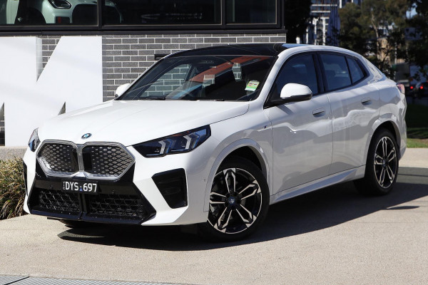2024 BMW iX2 U10 xDrive30 M Sport SUV image 3