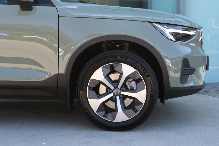 2024 Volvo XC40 XZ Plus B4 SUV Image 31