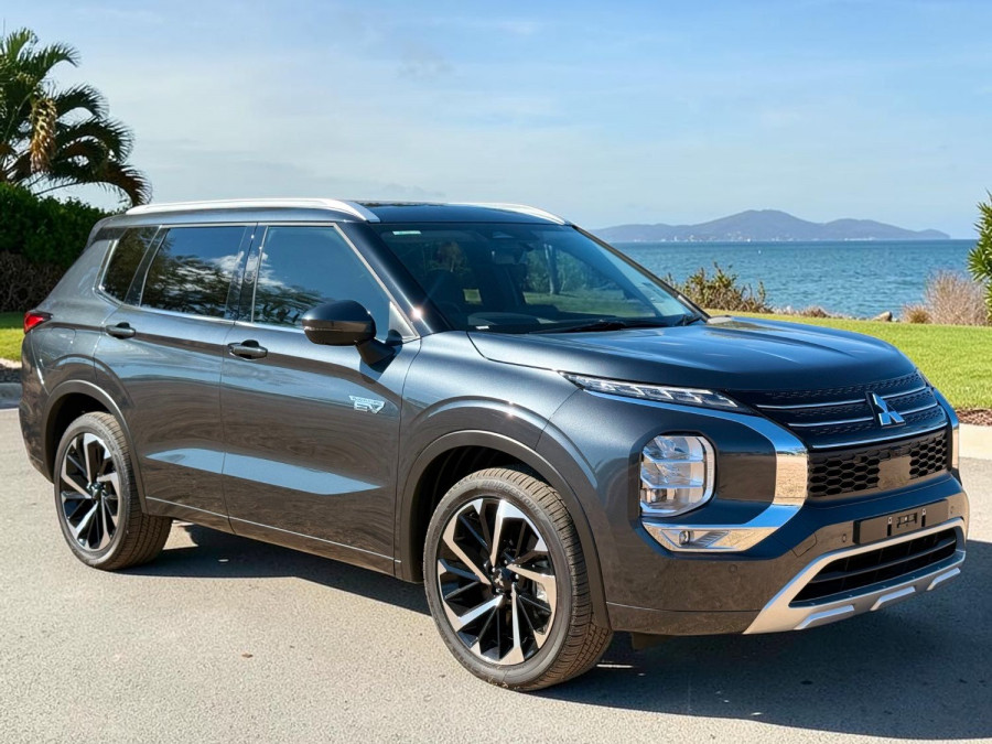 2024 Mitsubishi Outlander ZM PHEV Exceed SUV Image 1