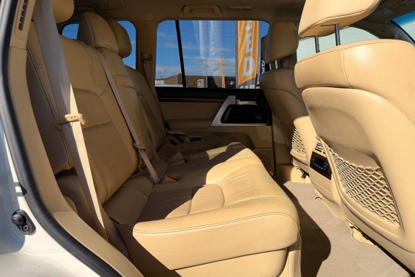 2016 Toyota LandCruiser VDJ200R VX SUV Image 18