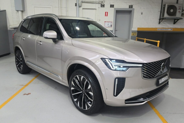 2024 MY25 Volvo XC90 L Series Ultra B5 Bright SUV Image 2