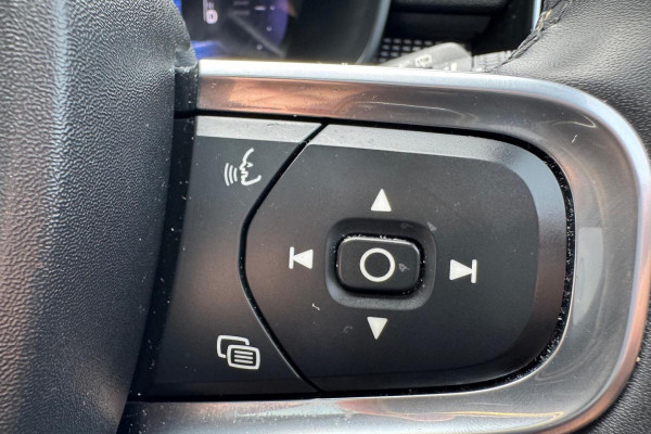 2021 MY22 Volvo XC40 XZ Recharge Pure Electric SUV Image 22