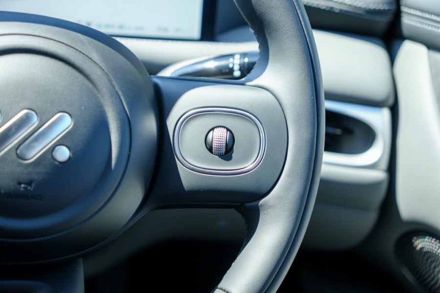 2025 MG IM5 P12L Premium Hatch Image 11