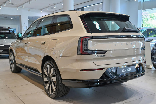 2025 Volvo EX90 No Series Plus Twin Motor SUV Image 3