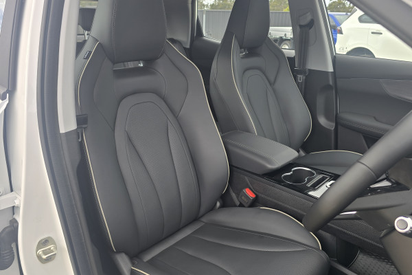 2026 Chery Tiggo 4  Hybrid Ultimate SUV Image 10