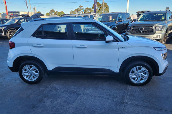 2023 Hyundai Venue QX.V5  SUV Image 2
