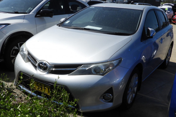 2014 Toyota Corolla ZRE182R ASCENT SPORT Hatch Image 3