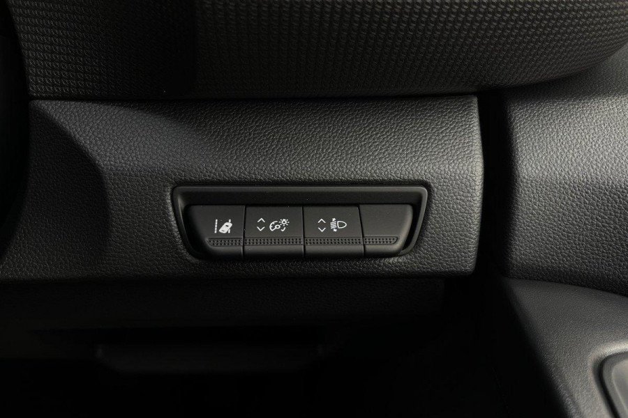 2024 Renault Trafic X82 Pro Van Image 28