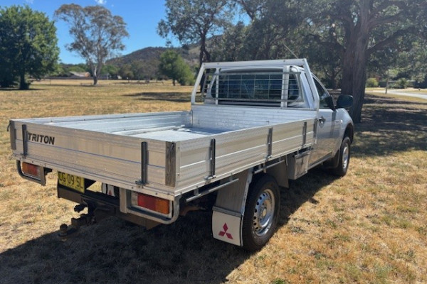 2015 Mitsubishi Triton Cab Chassis