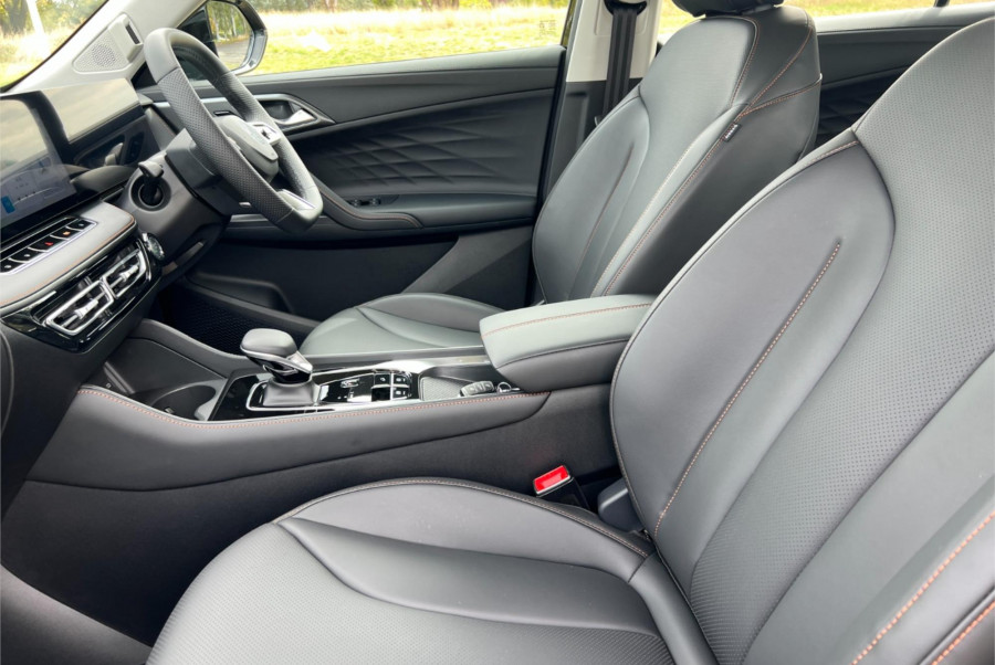 2025 MY24.5 MG HS AS33 Excite SUV Image 12