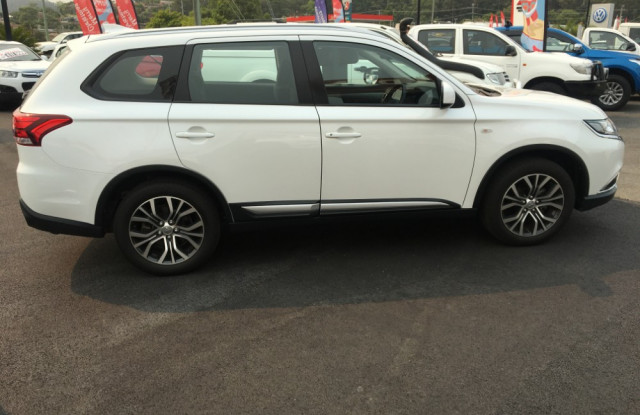 2017 Mitsubishi Outlander ZL ES Suv