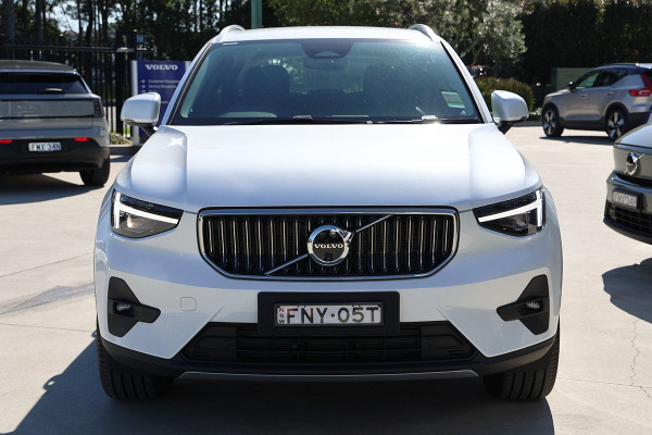 2024 MY25 Volvo XC40 XZ Ultra B4 Bright SUV Image 3