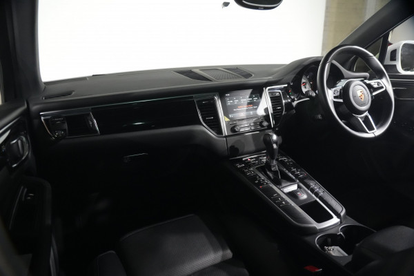2017 Porsche Macan S SUV Image 12