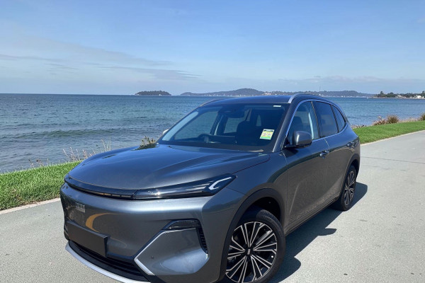 2026 Geely Starray EM-i P145 Complete SUV Image 4