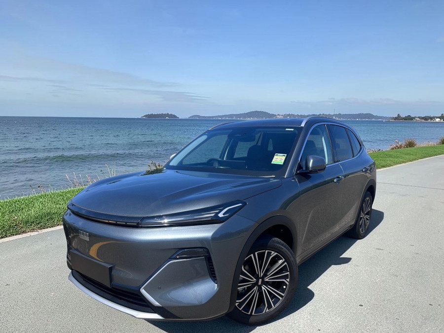 2026 Geely Starray EM-i P145 Complete SUV Image 4