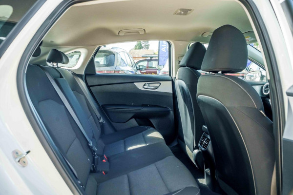2023 Kia Cerato BD S Hatch Image 8