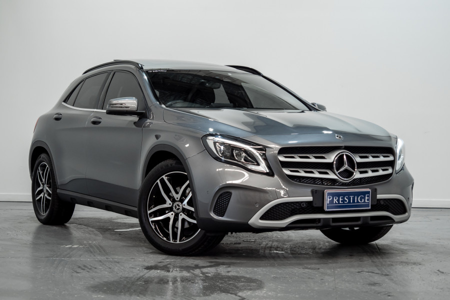 2017 Mercedes-Benz GLA-Class 180 SUV Image 1