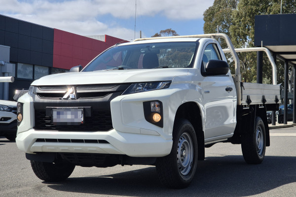 2022 MY22.5 Mitsubishi Triton MR GLX Cab Chassis Image 9
