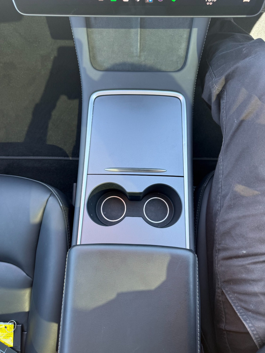 2022 Tesla Model 3  Rear-Wheel Drive Sedan Image 17