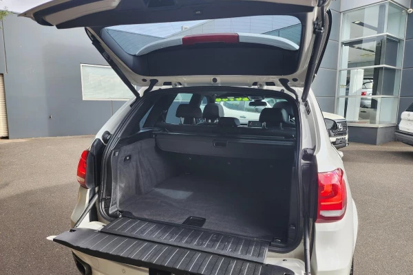 2016 BMW X5 F15 sDrive25d SUV Image 27