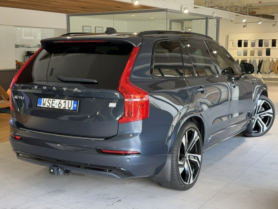 2022 Volvo XC90 L Series Recharge Plug-In Hybrid SUV Image 2