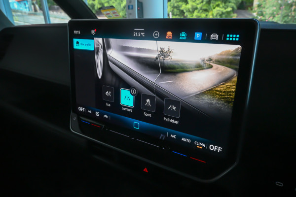 2025 Volkswagen ID. Buzz Cargo EBN BEV550 Van image 15